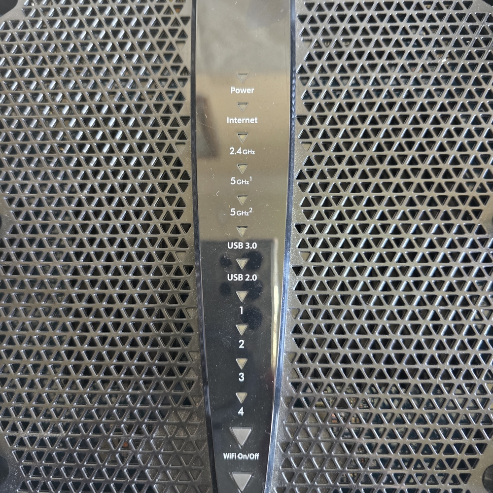 NETGEAR Black WiFi Router - Picture 2 of 7